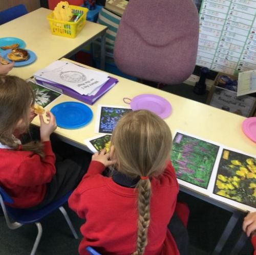 Whilst eating morning bagels the children had great fun describing plants and flowers from the woodland.